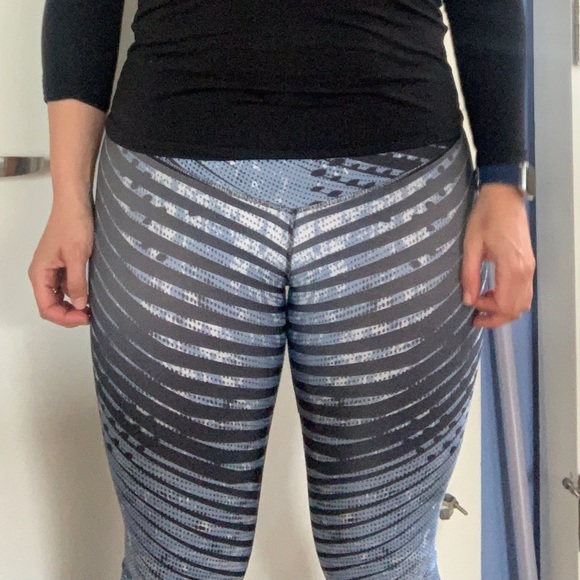 Butt Lifting Leggings - Picture 4 of 6
